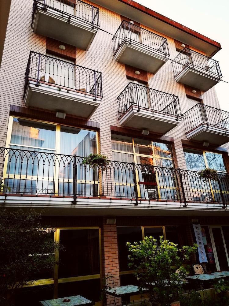 Hotel B&B Ardea Римини Экстерьер фото