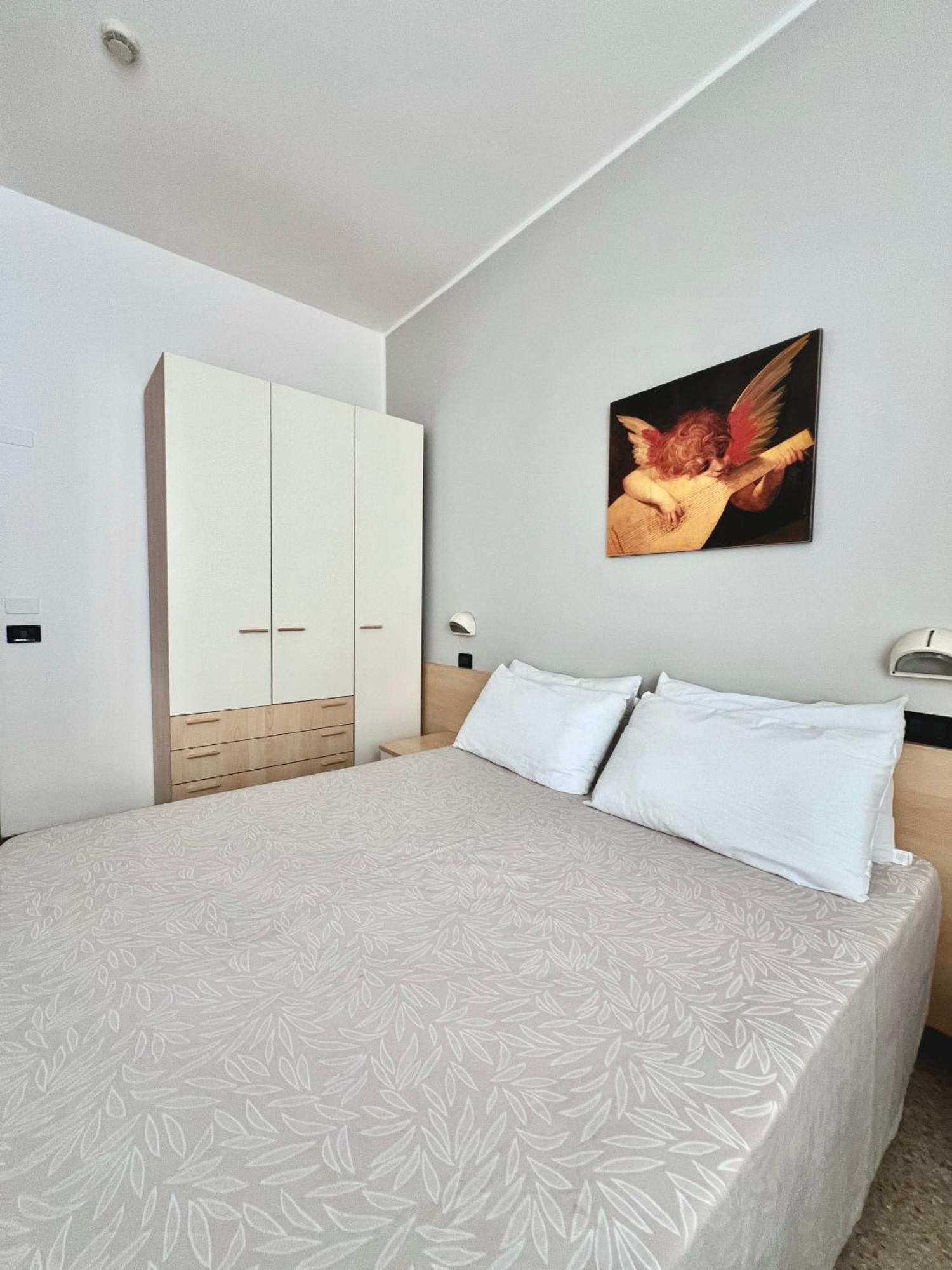 Hotel B&B Ardea Римини Экстерьер фото