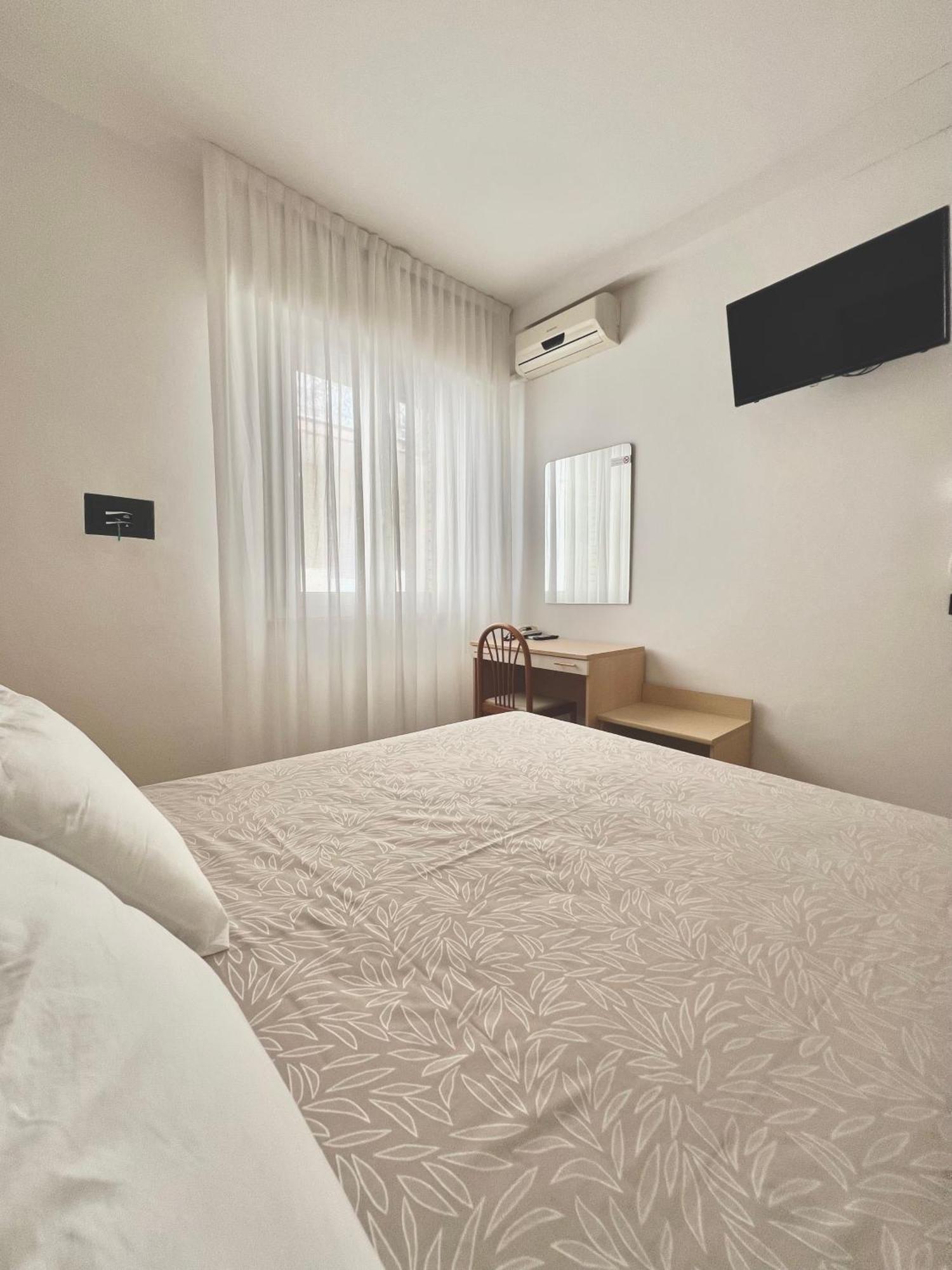 Hotel B&B Ardea Римини Экстерьер фото