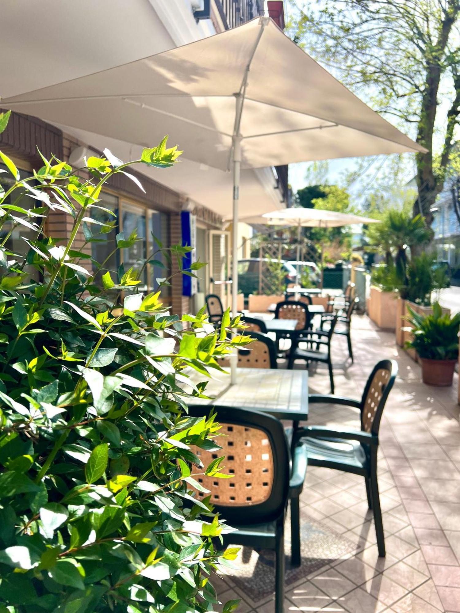 Hotel B&B Ardea Римини Экстерьер фото